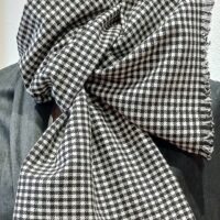 sciarpa in lana quadri bianco e nero