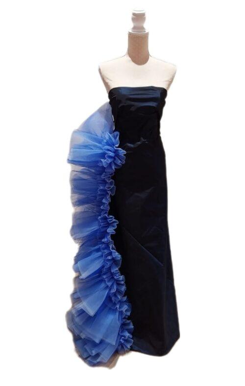 vestito blu e stola in sfumature di azzurro - immagine 2
