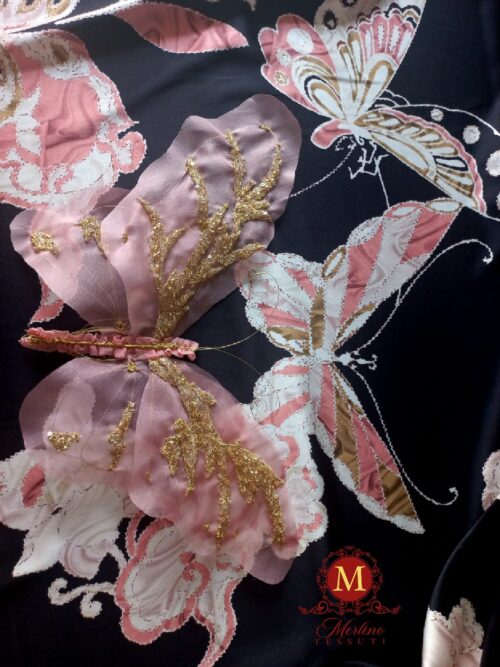Farfalla rosa con ricami in oro - immagine 5
